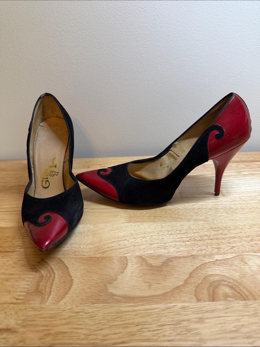 Vintage Pointed Two-Tone Black and Red Stiletto Pumps